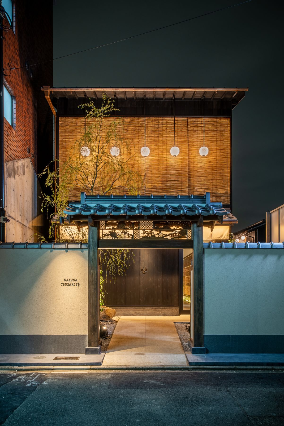 Nazuna Kyoto Tsubaki-dori